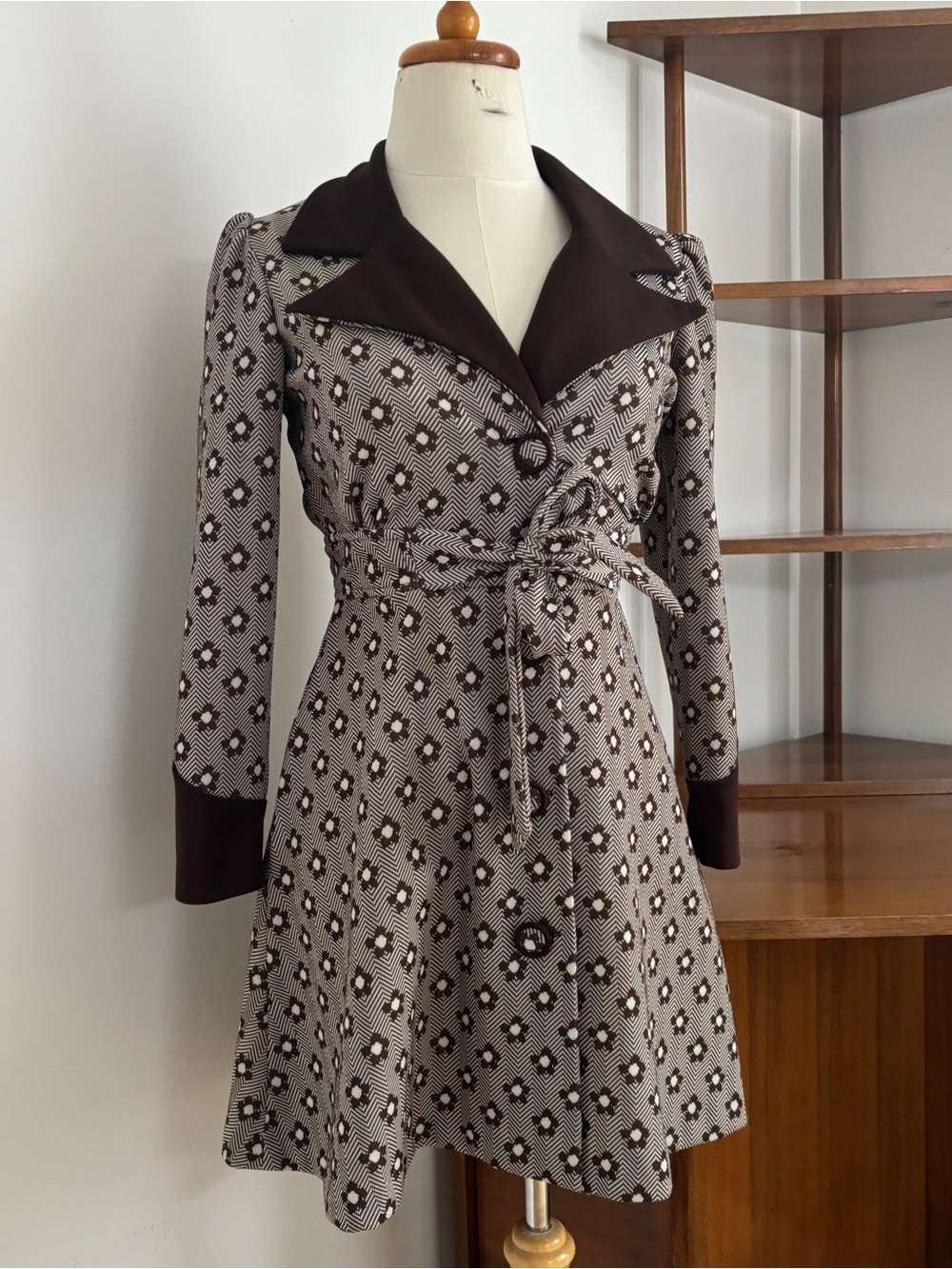 Vintage Retro 70s Brown & Cream Floral Print Collared Mini Dress